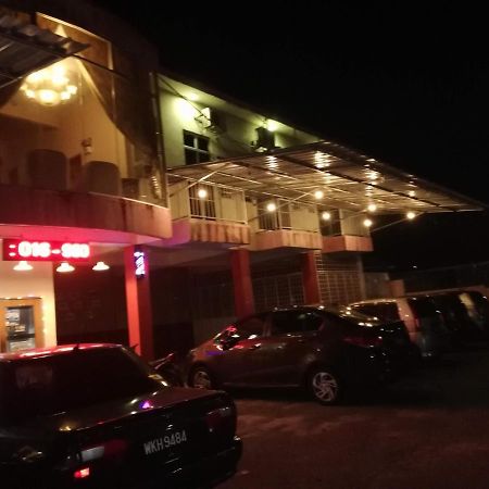 Daisyinn Budget Hotel Kuala Terengganu Kampong Gong Badak Exterior photo